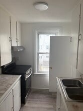 121 Bonney St, Unit 2 in New Bedford, MA - Building Photo - Building Photo