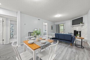 3270 Ricky Dr in Jacksonville, FL - Building Photo