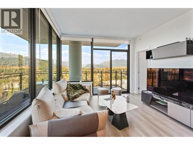 626 Claremont St in Coquitlam, BC - Building Photo - Building Photo