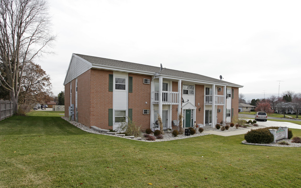 Seventh Court Apartments in Delavan, WI - Building Photo