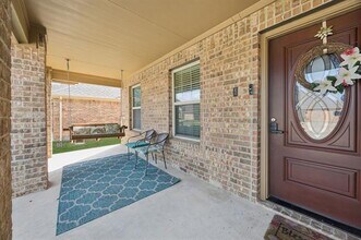1035 Sadie St in Forney, TX - Foto de edificio - Building Photo