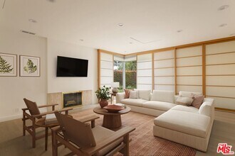 650 N Tigertail Rd in Los Angeles, CA - Building Photo - Building Photo