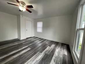 517 W Maple Ave in Independence, MO - Building Photo - Building Photo