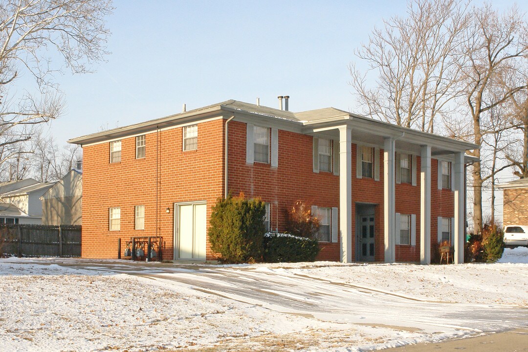 3208 Melody Acres Ln in Louisville, KY - Foto de edificio