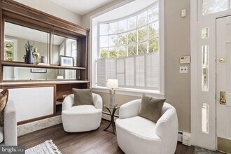 858 S Front St in Philadelphia, PA - Building Photo - Building Photo