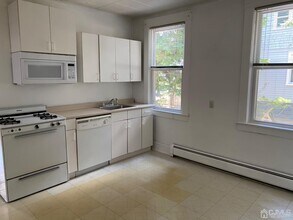427 Benner St-Unit -1 in Highland Park, NJ - Building Photo - Building Photo