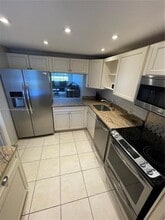 3100 N Palm Aire Dr, Unit 204 in Pompano Beach, FL - Building Photo - Building Photo