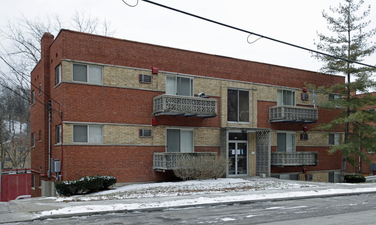 545 Lowell Ave in Cincinnati, OH - Foto de edificio