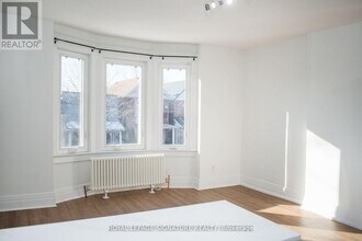 493 St Clarens Ave in Toronto, ON - Building Photo - Building Photo