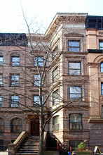 70 W 69th St in New York, NY - Building Photo - Building Photo