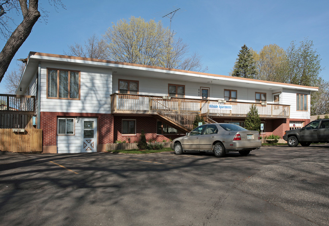 Hillside Apartments in Hutchinson, MN - Building Photo