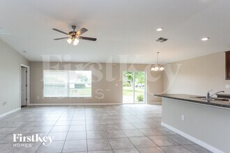 10656 Standing Stone Dr in Wimauma, FL - Foto de edificio - Building Photo