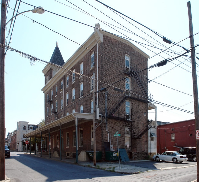1327 W Chew St in Allentown, PA - Building Photo - Building Photo