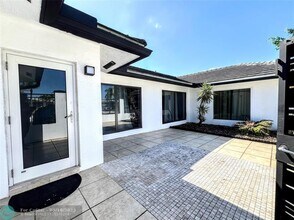 4441 NE 19th Ave in Oakland Park, FL - Building Photo - Building Photo