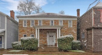 1404 6th Ave, Unit 4 in Beaver Falls, PA - Building Photo