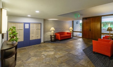 266 S Madison Ave, Unit 301 in Pasadena, CA - Foto de edificio - Building Photo