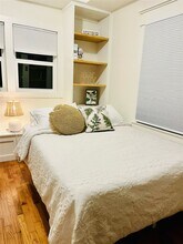 804 NW B St in Bentonville, AR - Building Photo - Building Photo