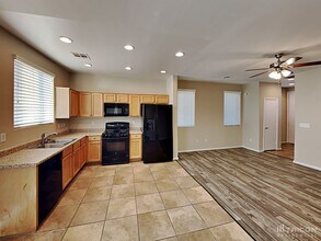 3669 Karissa Heights Pl in Las Vegas, NV - Building Photo - Building Photo