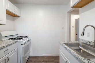 84 N Allen St in Albany, NY - Building Photo - Building Photo