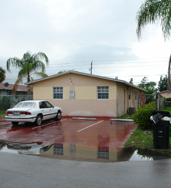 741 NW 3rd Ave in Fort Lauderdale, FL - Building Photo