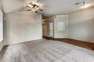 717 Silverbrook Dr in Saginaw, TX - Building Photo - Building Photo