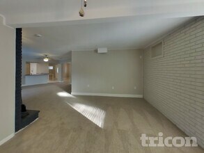 546 W Palmeden Dr in Lakeland, FL - Building Photo - Building Photo