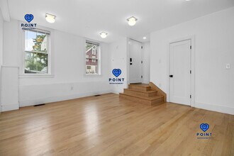 86 Chelsea St, Unit 1 in Boston, MA - Foto de edificio - Building Photo