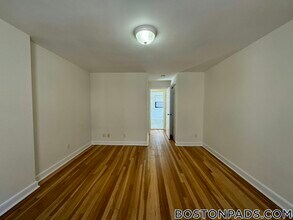 40 Harvard St, Unit 2 in Brookline, MA - Building Photo - Building Photo