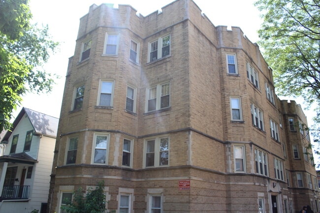 property at 4055 N Spaulding Ave