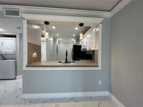 871 NE 207th Terrace in Miami, FL - Building Photo - Building Photo