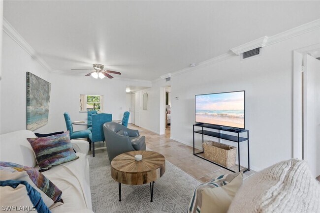 3030 Binnacle Dr in Naples, FL - Building Photo - Building Photo