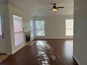 334 Touchdown Dr in Irving, TX - Building Photo - Building Photo