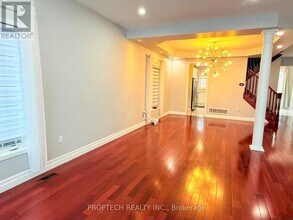 339 Tower Hill Rd in Richmond Hill, ON - Building Photo - Building Photo