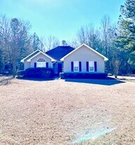 1617 Hardwick Dr in Statesboro, GA - Building Photo