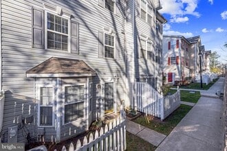 8055 Brookstone Ct in Severn, MD - Building Photo - Building Photo