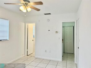1095 SE 22nd Ave in Pompano Beach, FL - Building Photo - Building Photo