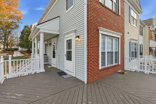 15663 Viewpoint Cir in Montclair, VA - Building Photo - Building Photo