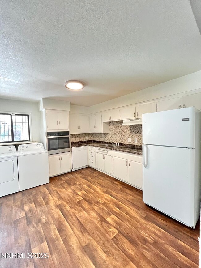 1695 Trabert Way in Sparks, NV - Building Photo - Building Photo