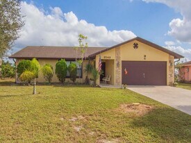 2543 SE Price Ct in Port St. Lucie, FL - Building Photo