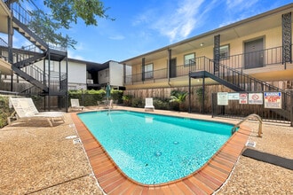 Greenbriar Bend in Houston, TX - Building Photo - Building Photo