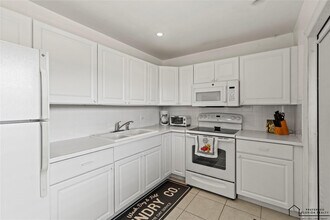 4191 NW 41st St in Lauderdale Lakes, FL - Building Photo - Building Photo