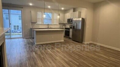 767 Creekway Dr in Fuquay Varina, NC - Building Photo - Building Photo