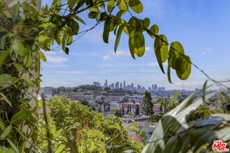 1961 Normandie Ave in Los Angeles, CA - Building Photo - Building Photo