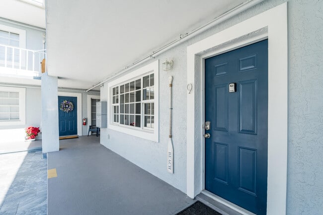 801 Andrews Ave in Delray Beach, FL - Foto de edificio - Building Photo