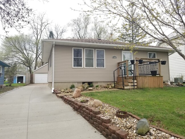 property at 1401 5th Ave NW