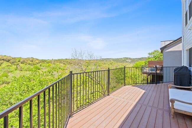 6905 Crosby Cir in Austin, TX - Building Photo - Building Photo