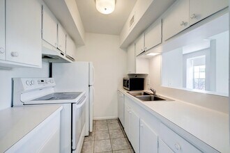 5353 Institute Ln in Houston, TX - Foto de edificio - Building Photo