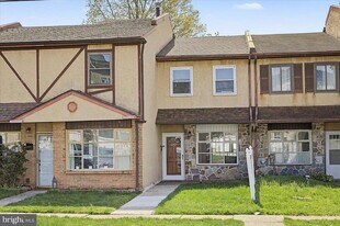 2282 Suzann Dr in Warrington, PA - Building Photo