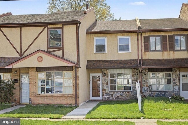 property at 2282 Suzann Dr