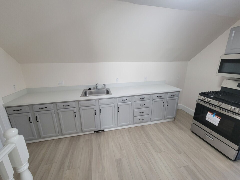 9 Bartlett St in Beverly, MA - Building Photo